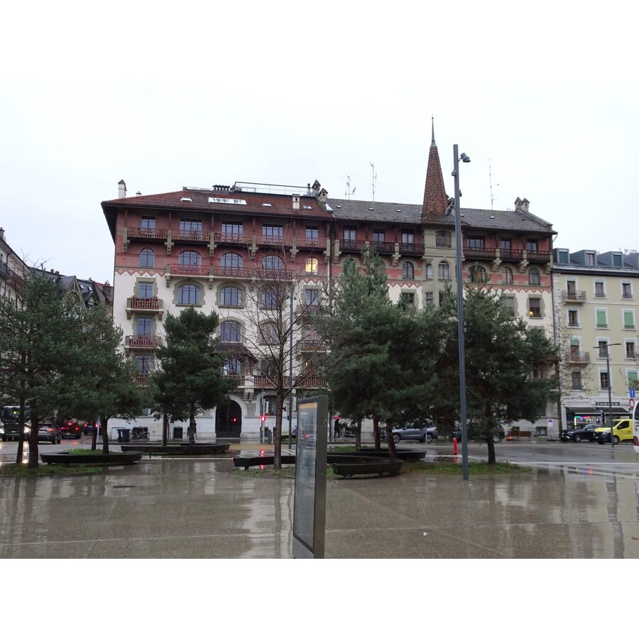 Avenue de la Gare-des-Eaux-Vives 10-12