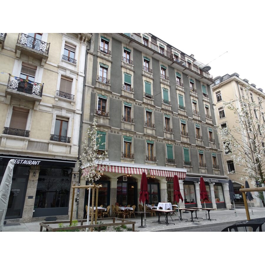 Rue CHAPONNIÈRE 9
