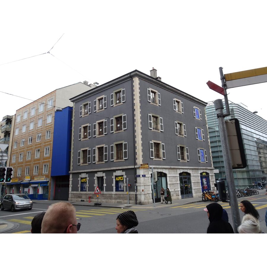 Rue des Alpes 10