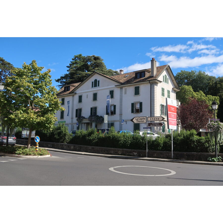Place du Manoir 4