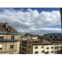 Place du Bourg de Four 2015-04-01_15-54-58